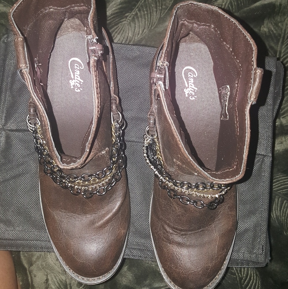 Boots - Picture 4 of 8